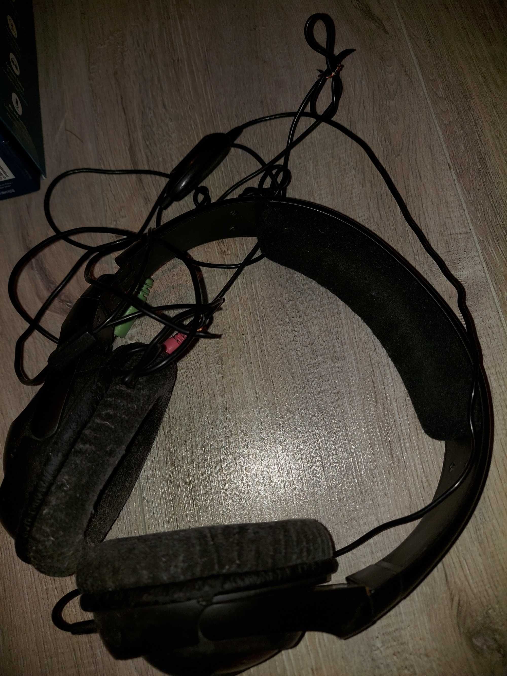 Zestaw: Klawiatura Logitech k300 + Słuchawki  Creative HS-800   uszk.