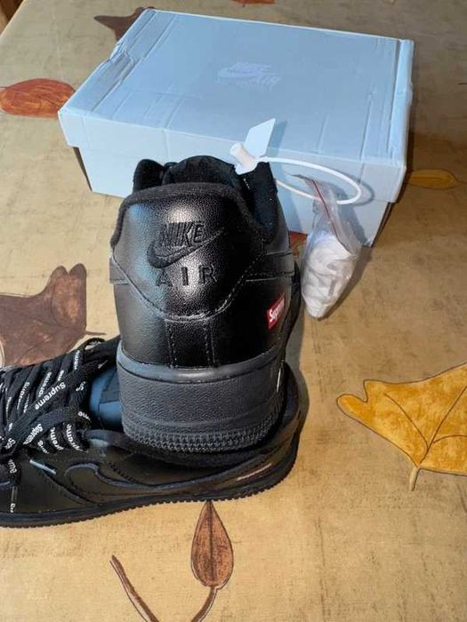 Buty meskie Mokasyny Nike_Air_Force_1_Low_Supreme_Black R.44.5