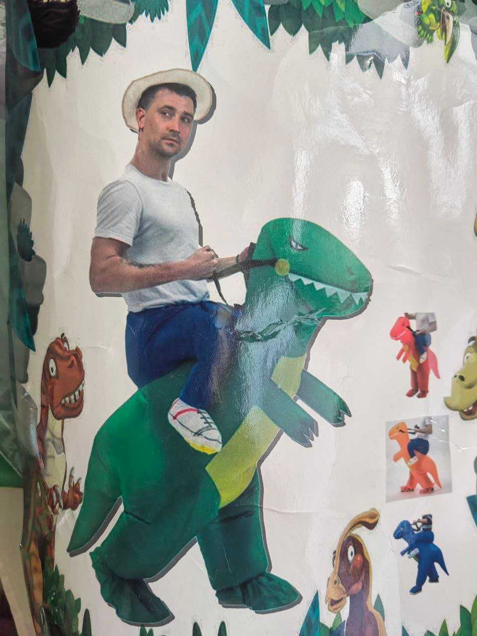 Надувной костюм наездника всадника на динозавре