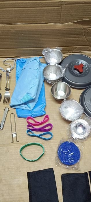 Bulin Zestaw naczyń kempingowych dla 4 osób