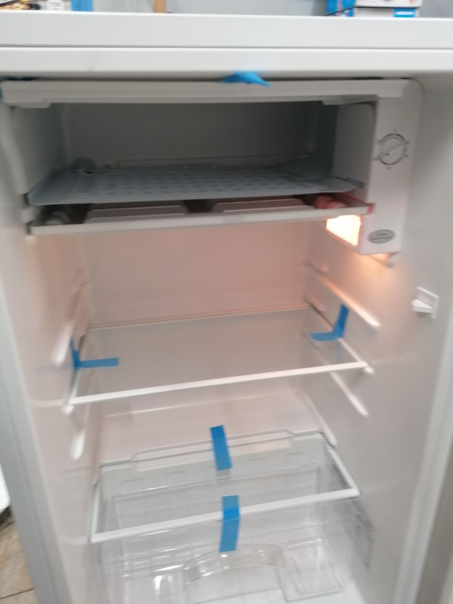 Lodówka z mini zamrazarka