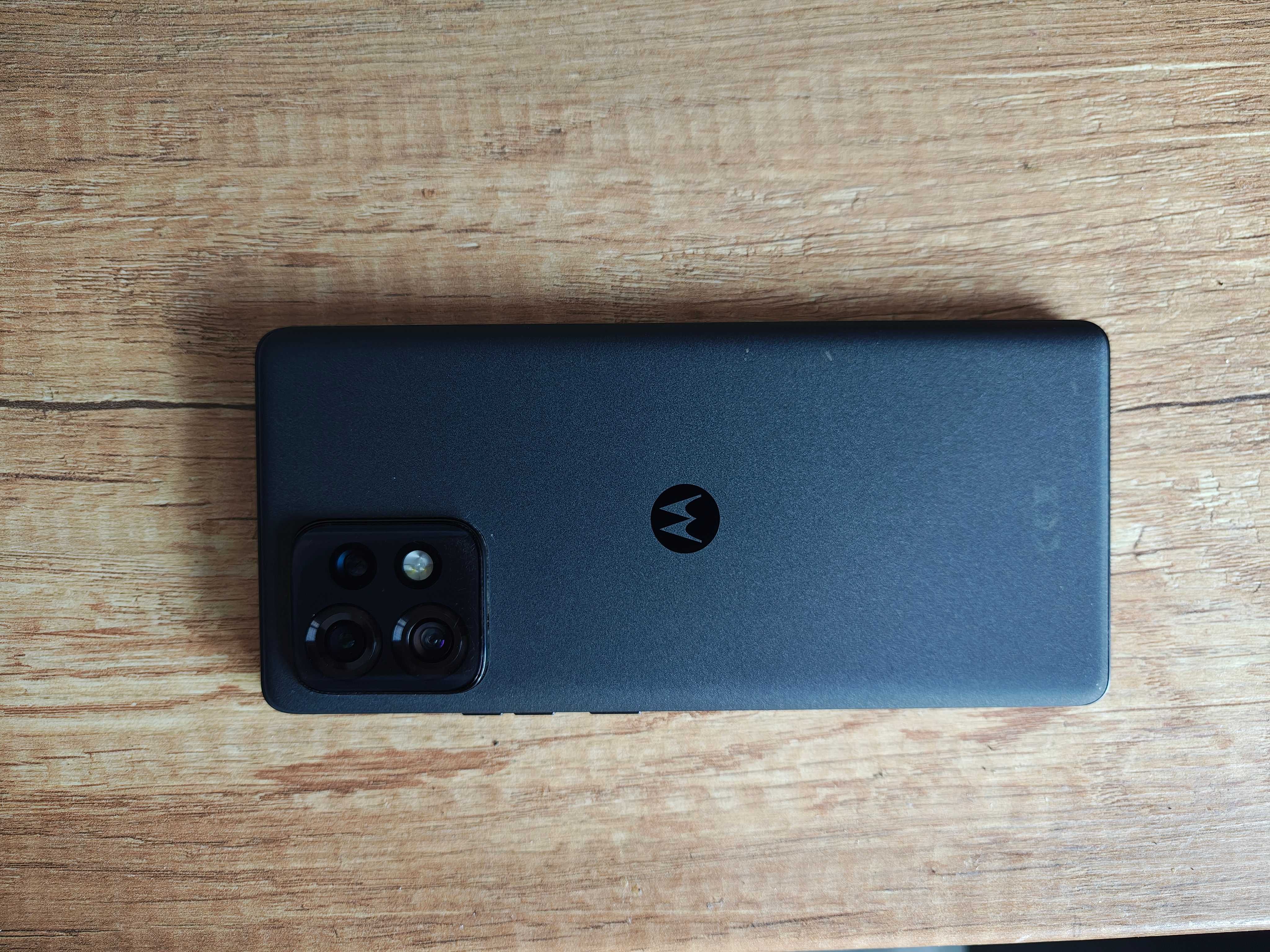 Motorola Edge 40 Pro, Super stan, Jak nowa, od zawsze w etui - szkło !