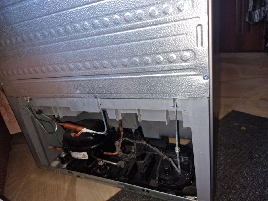 SAMSUNG Холодильник NO FROST INVERTOR с морозилкой НОВИЙ