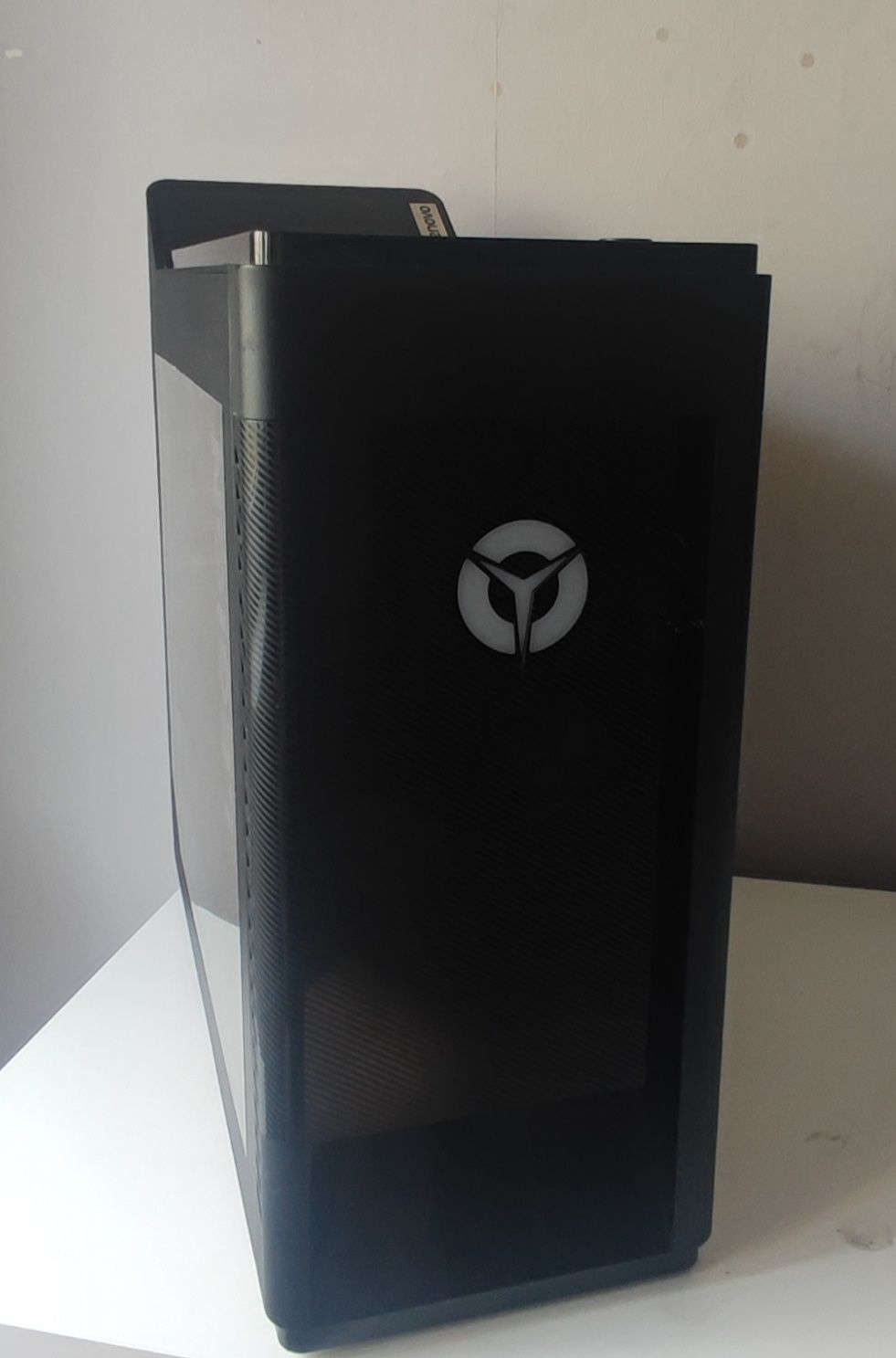 Komputer gamingowy plus monitor