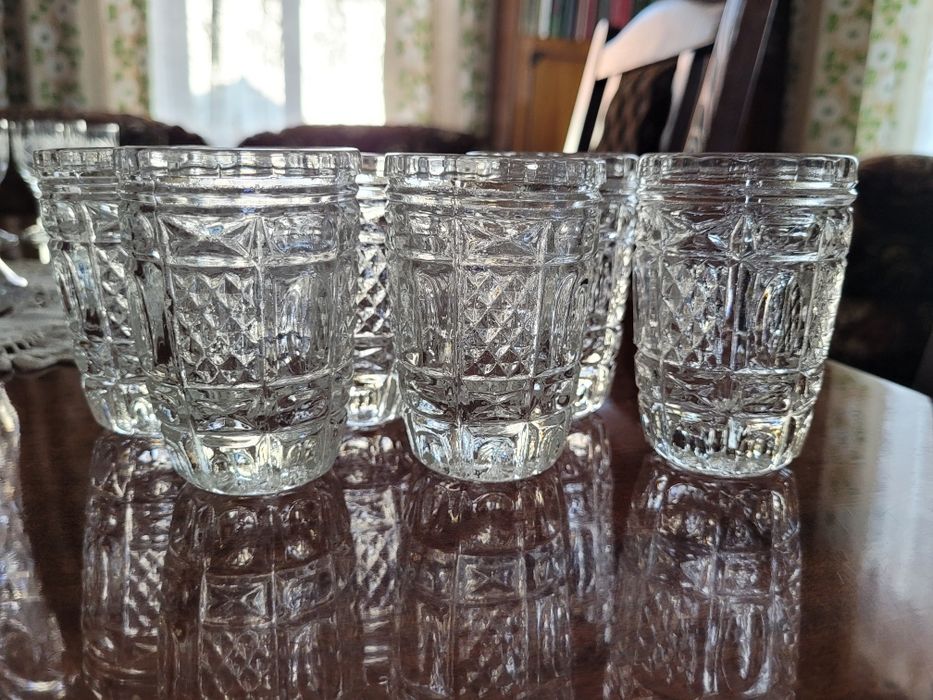 Хрустальні стакани