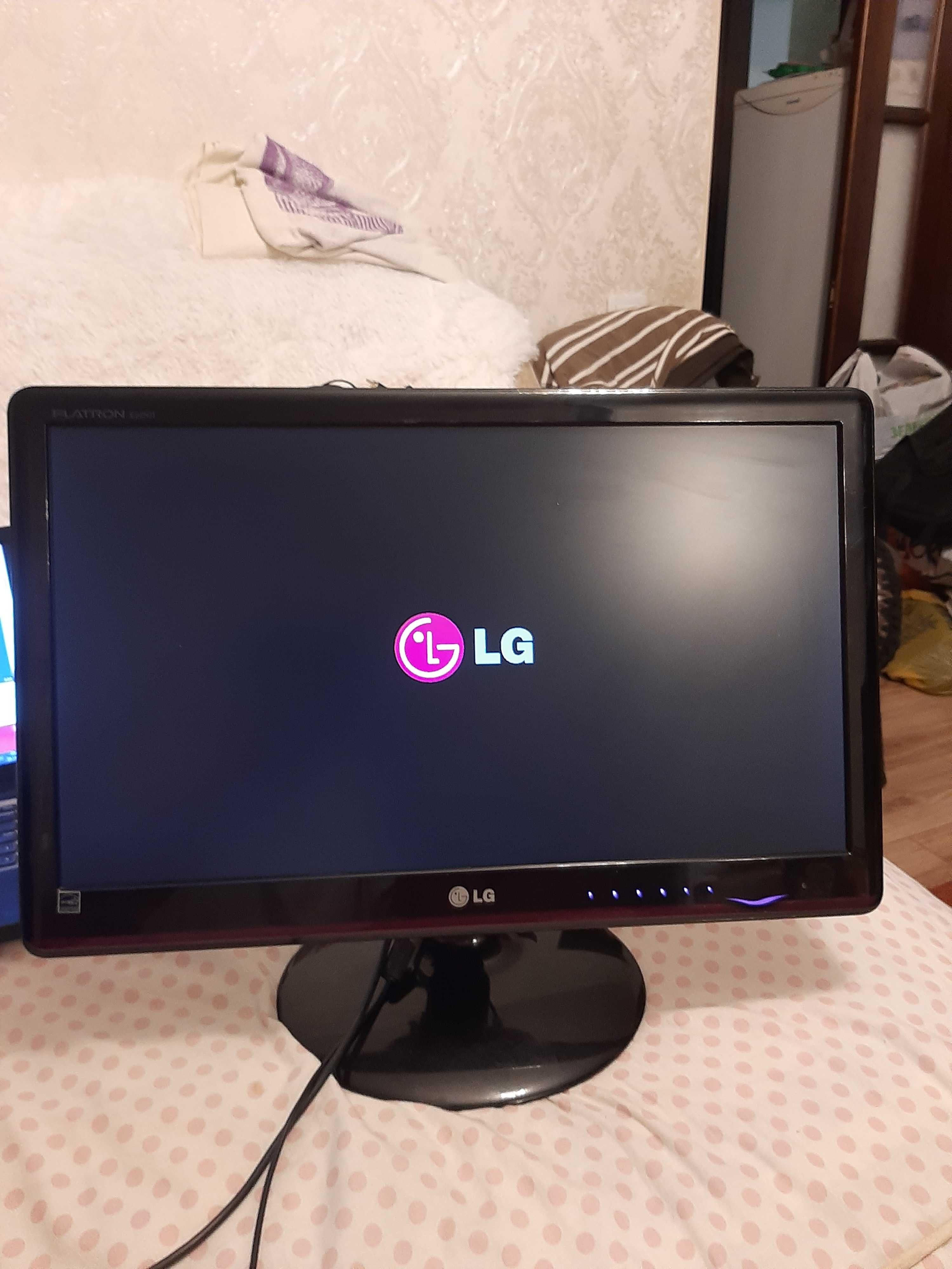 монитор LG flatron E2250T-PN