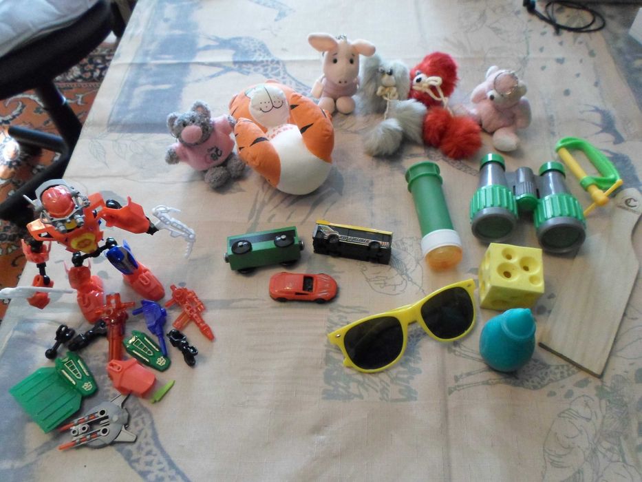 Іграшки дитячі різні, ціна за все