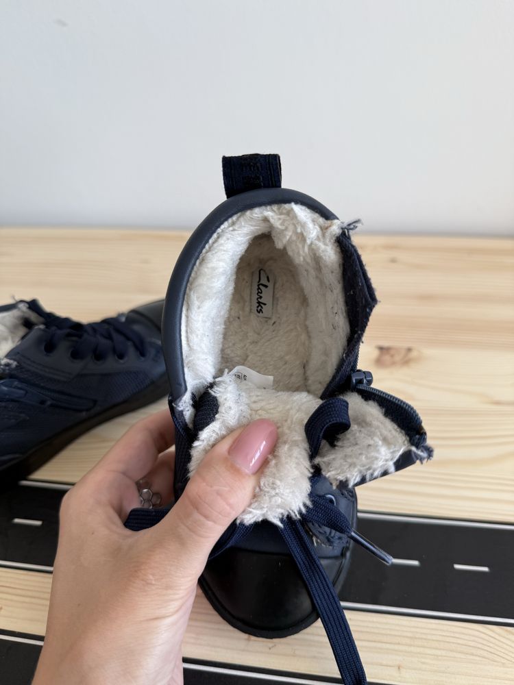 Демісезонні дитячі черевики ботинки Clarks 24 розмір