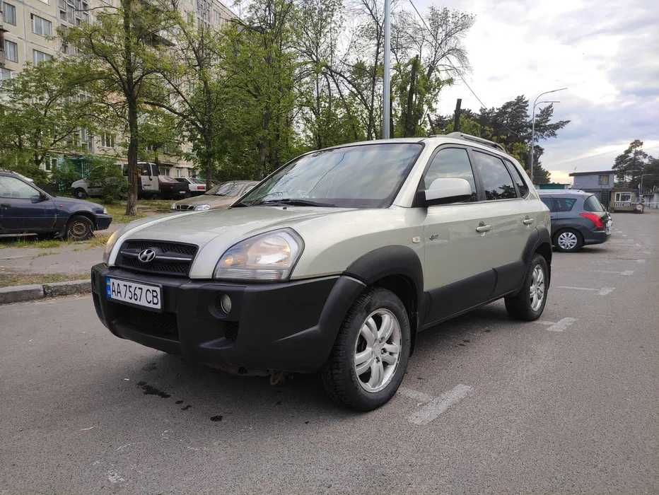 Tucson V6 автомат, газ, 4х4, фаркоп