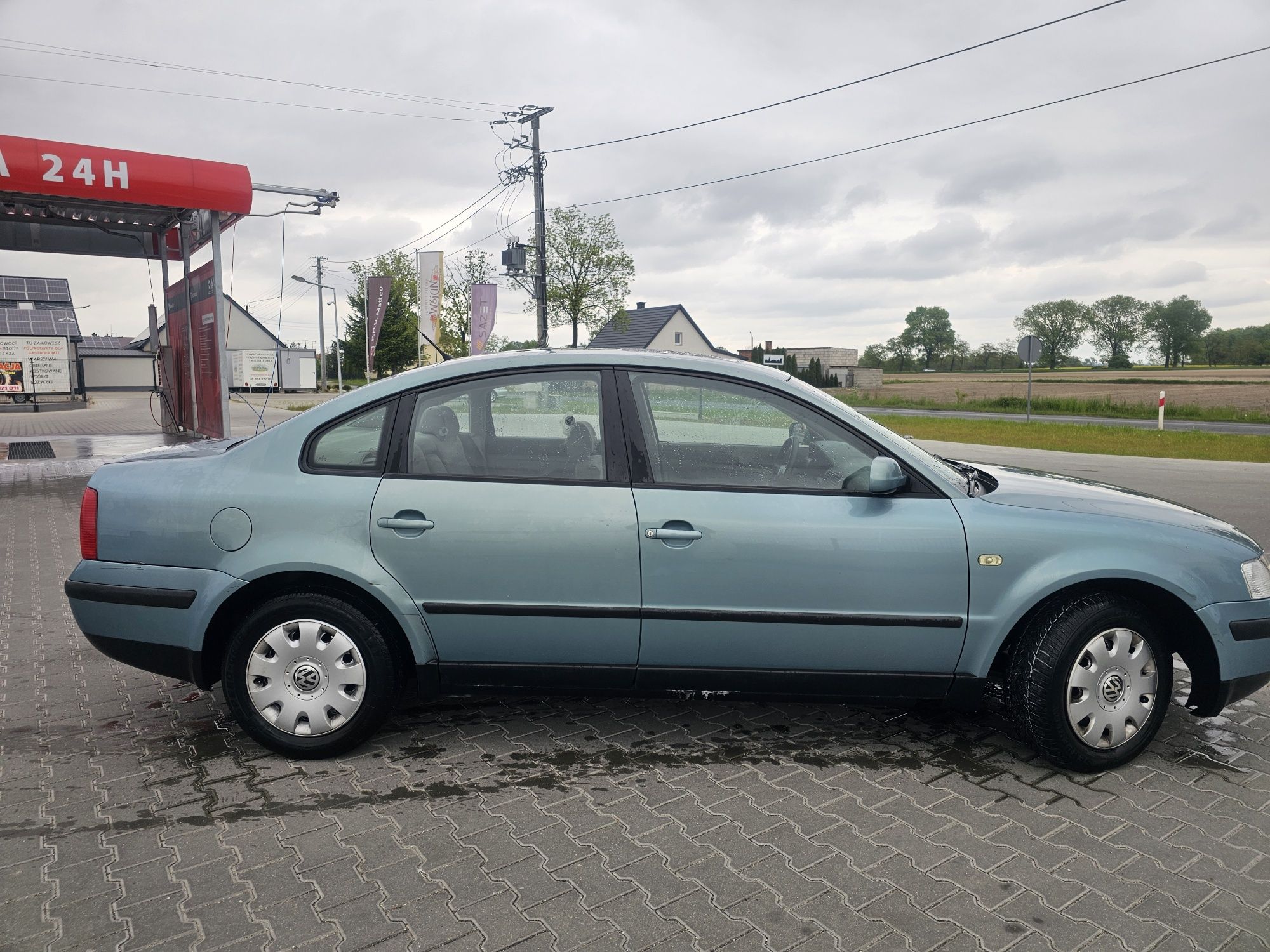 Vw Passat 1.6LPG Klimatyzacja Szyberdach w pełni sprawny