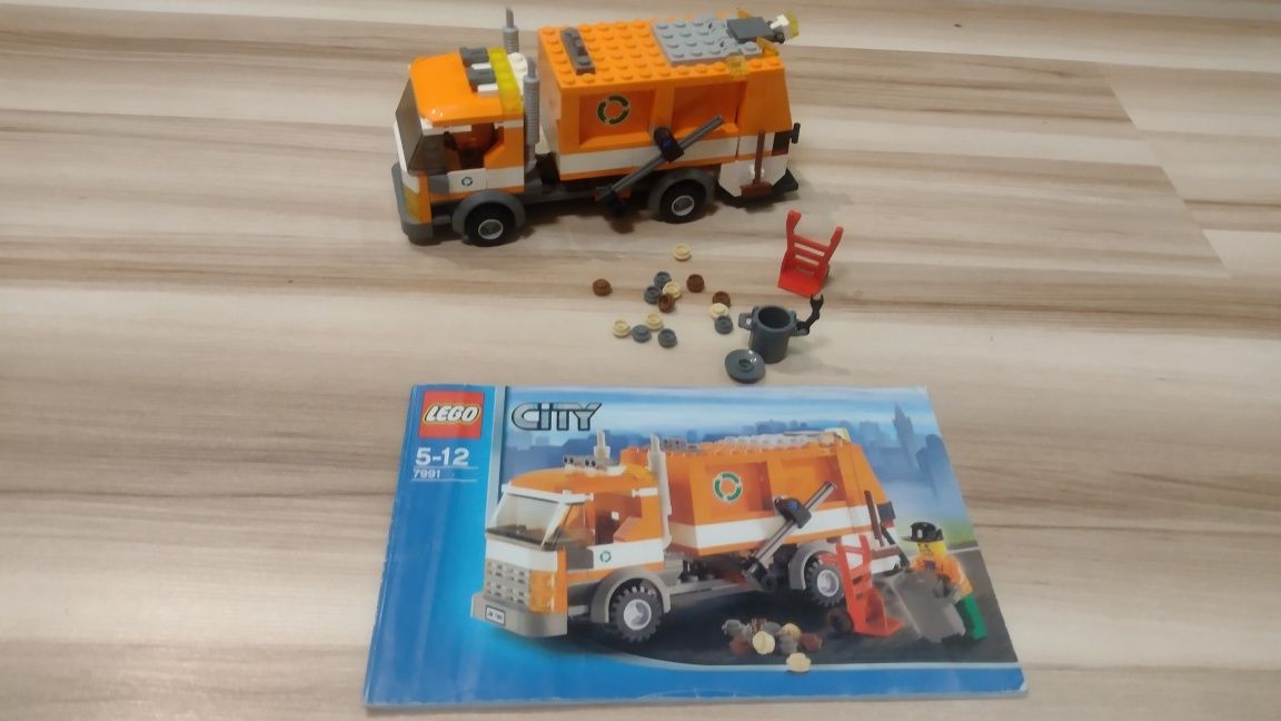 LEGO City 7991 - Śmieciarka - kompletna bez figurki w stanie bdb