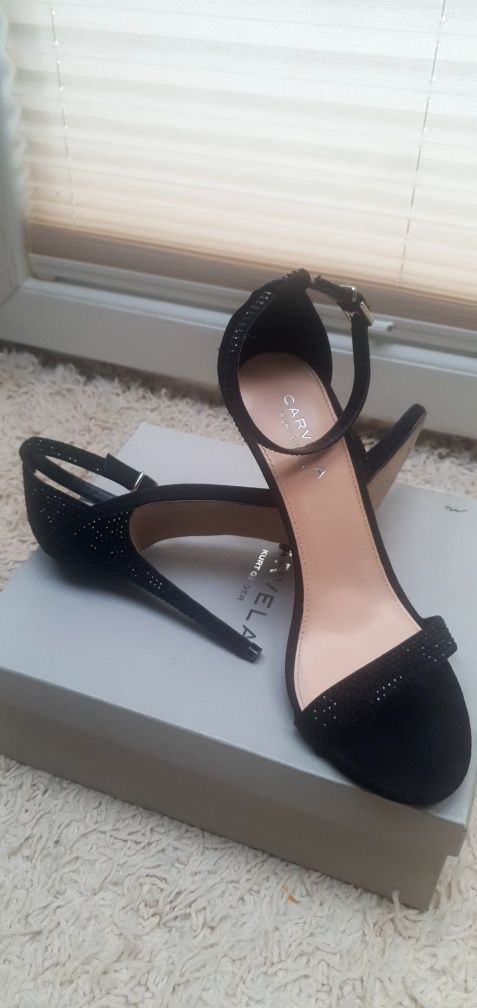 Szpilki Carvela NOWE Kurt Geiger r.39 czarne kryształki okazja