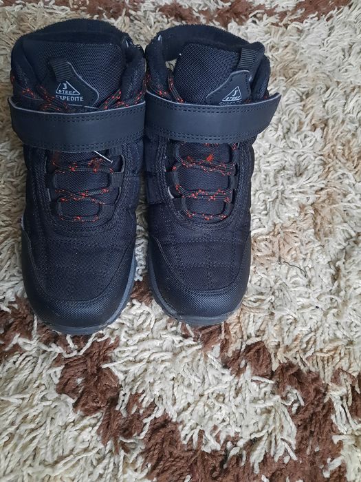 Продам дитяче зимове взуття