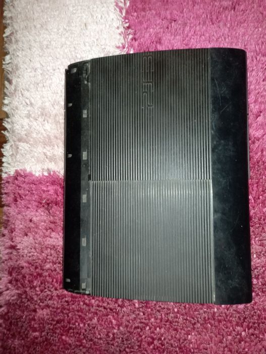 PlayStation 3 Super Slim (11 jogos)