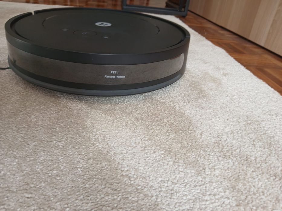 Aspirador preto robot