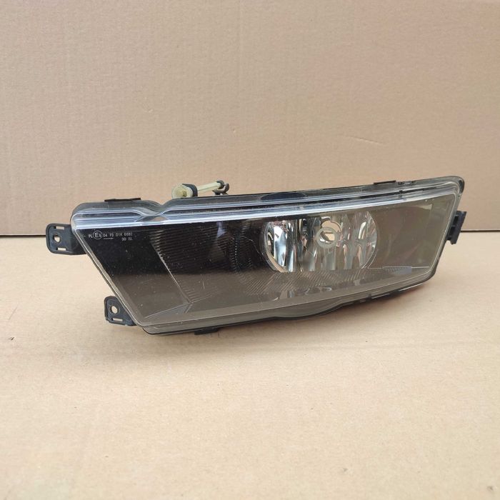 Skoda Rapid halogen przeciwmgłowy zderzaka lewy przód 5JA.941.699A