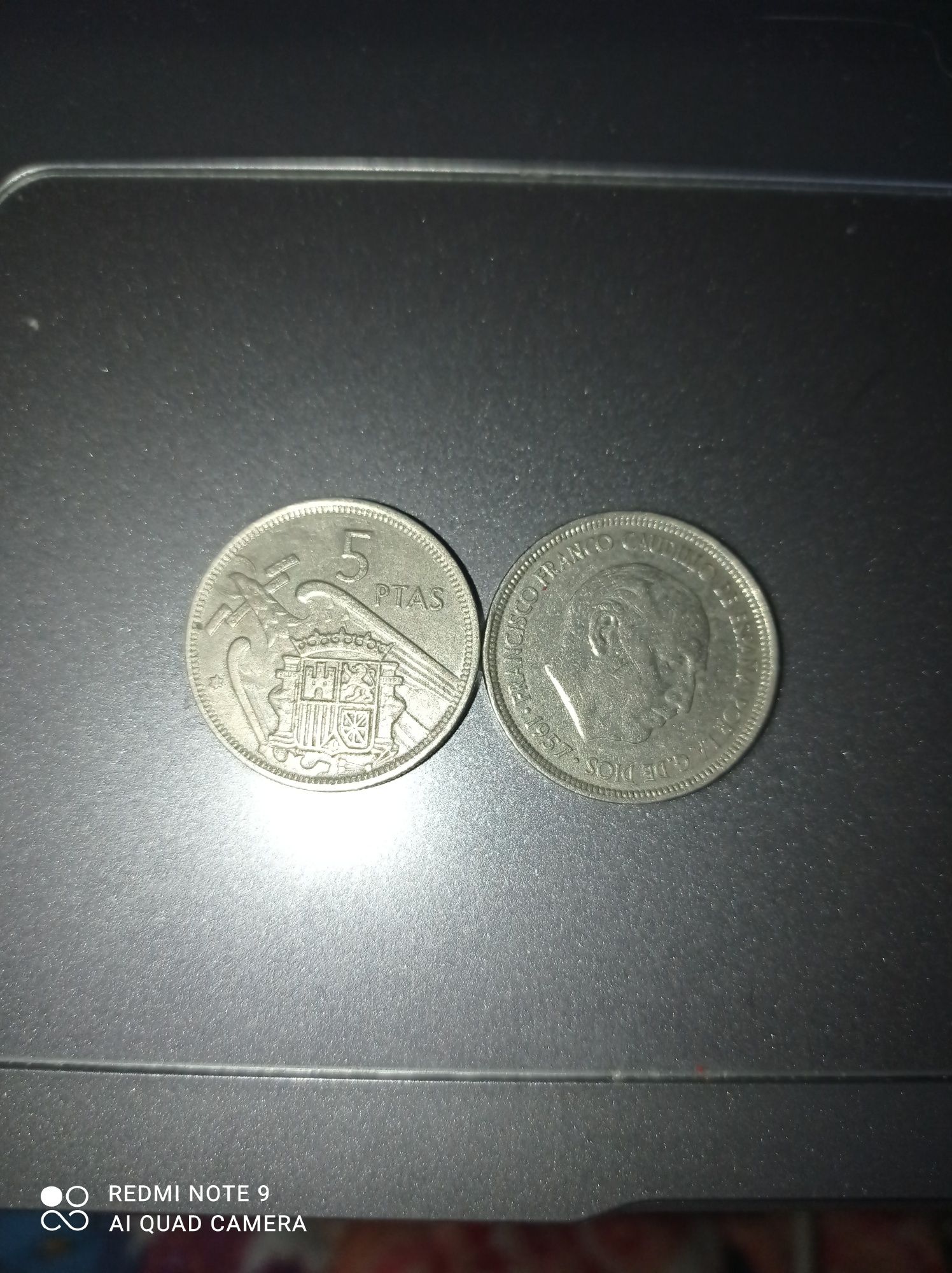 13 moedas de 5 pesetas de España