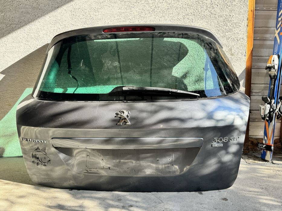 Klapa bagażnika ,szyba peugeot 308