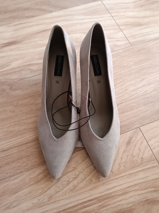 Jasnoszare materiałowe niskie szpilki 36 buty na obcasie nosek w szpic