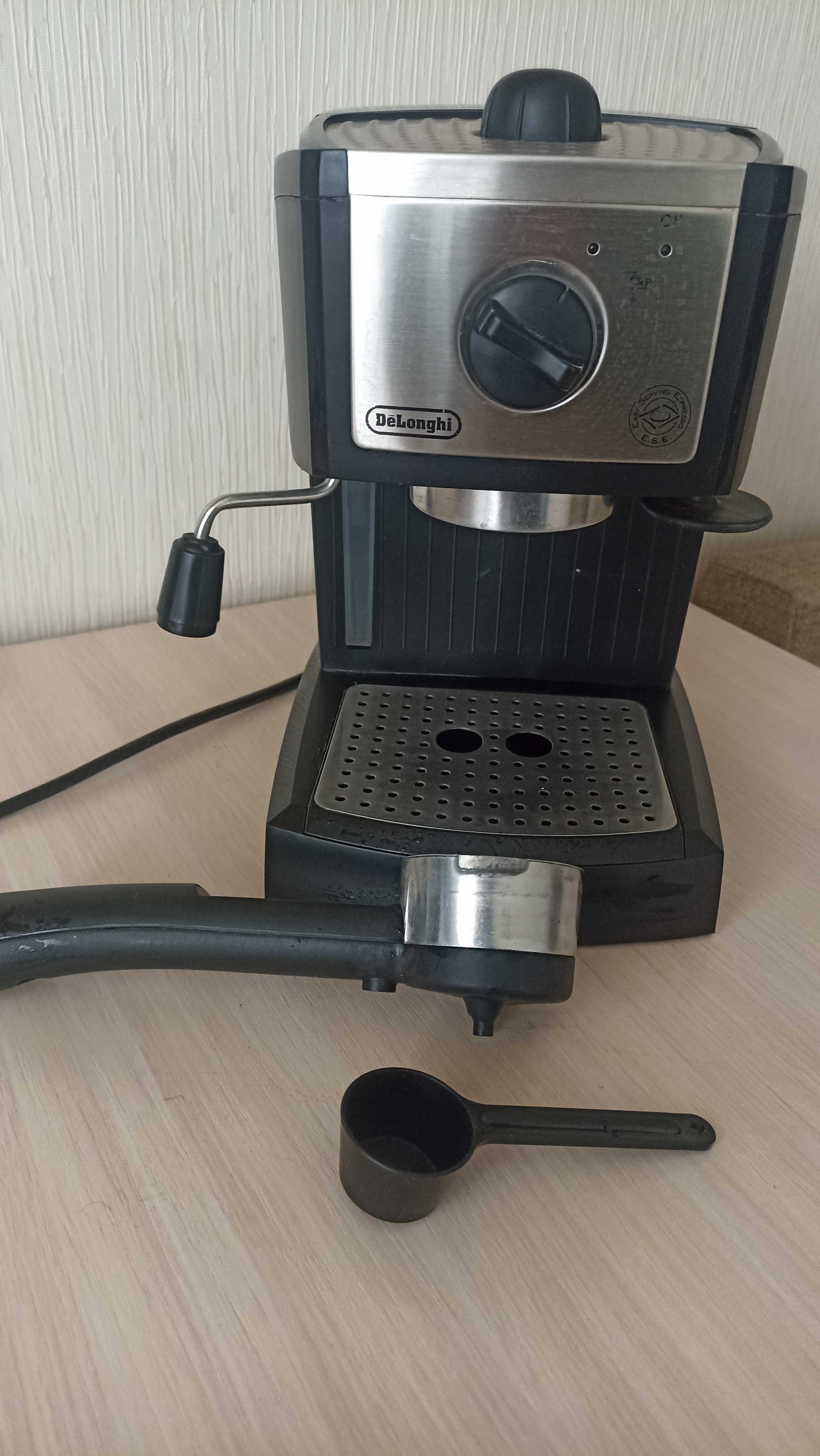 Кофемашина кофеварка DeLonghi