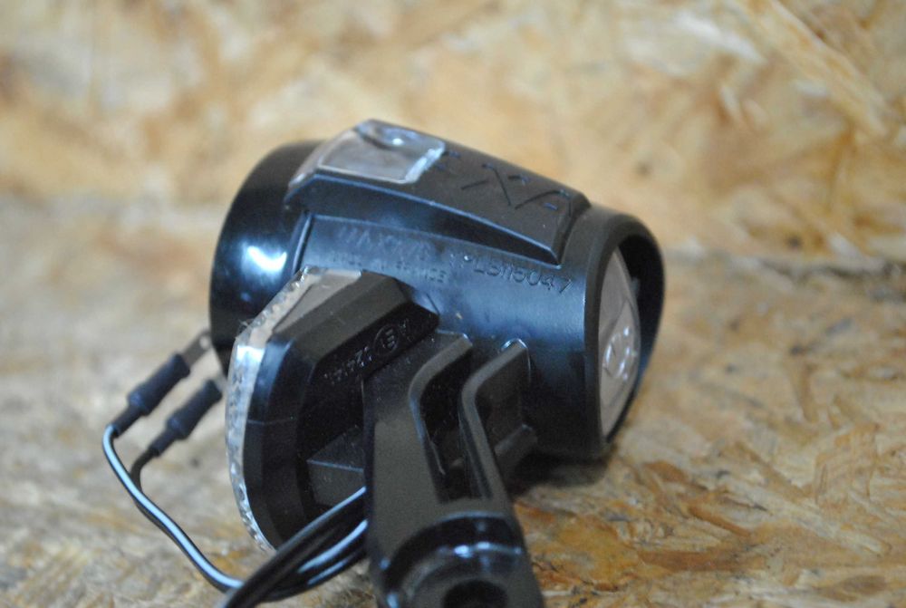 Lampa Rowerowa AXA BLUELINE 30 STEADY AUTO Czujnik Zmierzchu