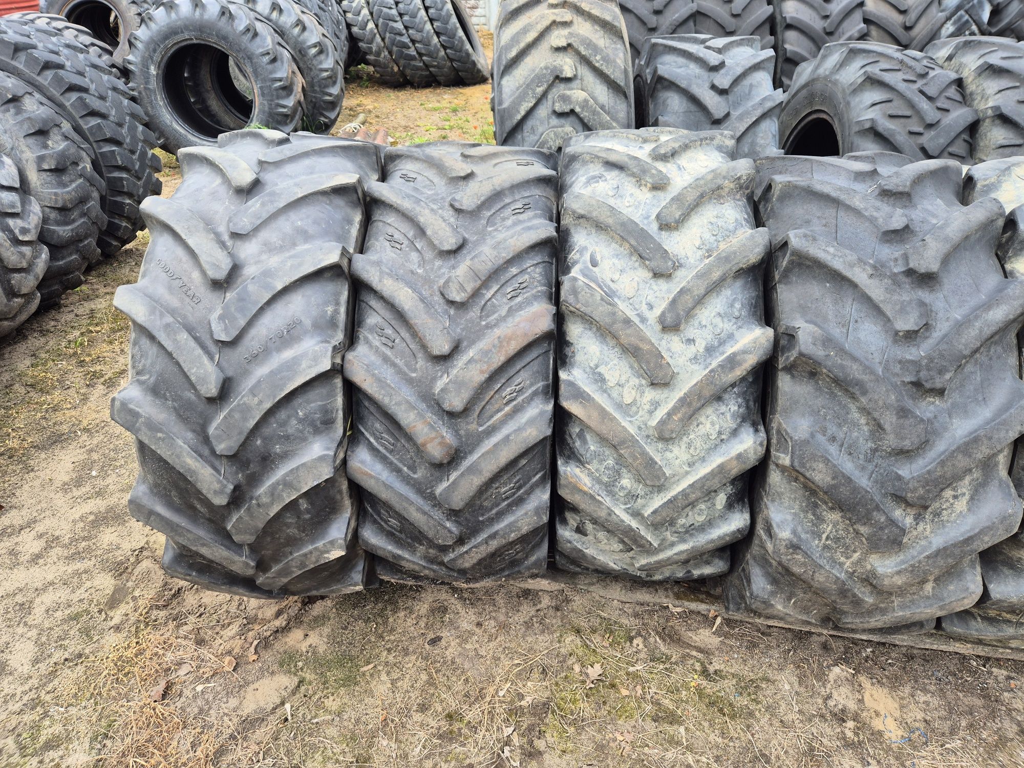 Opony 360/70r20  360/70-20