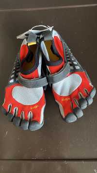 Взуття з пальчиками