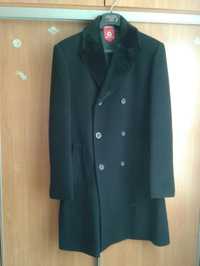 Пальто мужское черного цвета