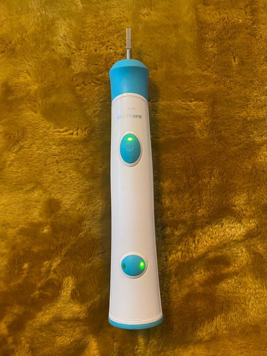 Szczoteczki Philips Sonicare dla doroslego i dla dziecka