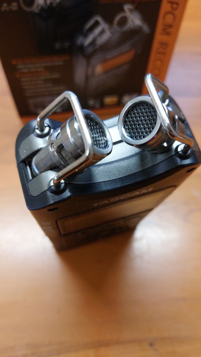 Рекордер TASCAM DR-40 Version 2.0