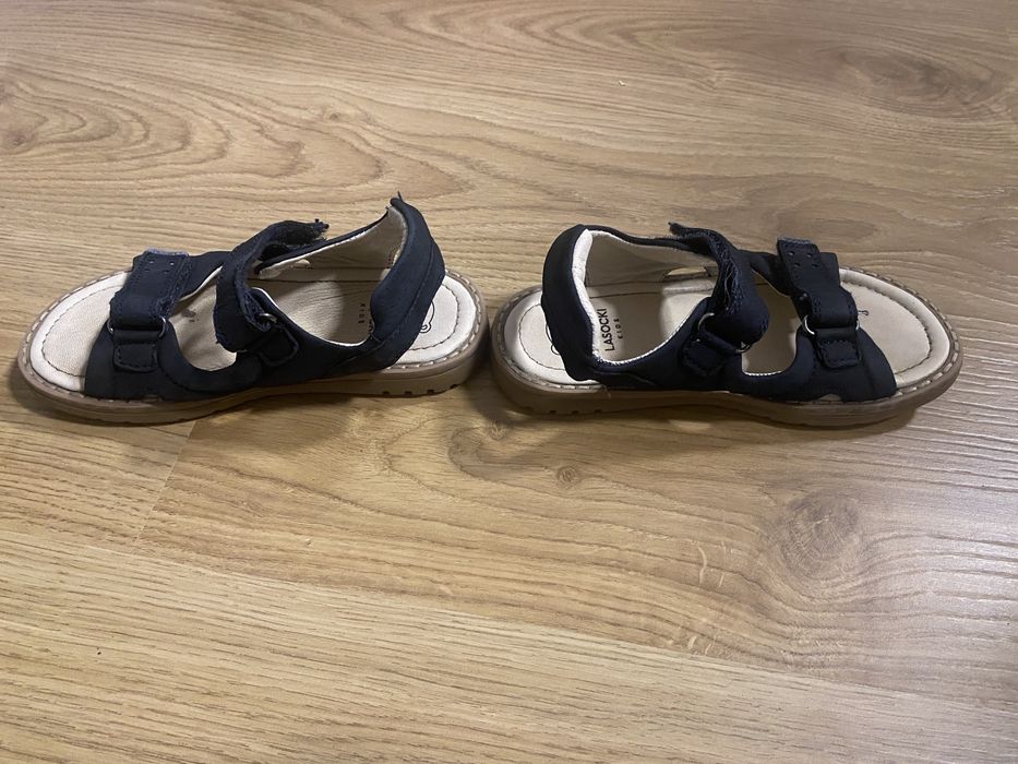 Sprzedam granatowe sandaly Lasocki 29
