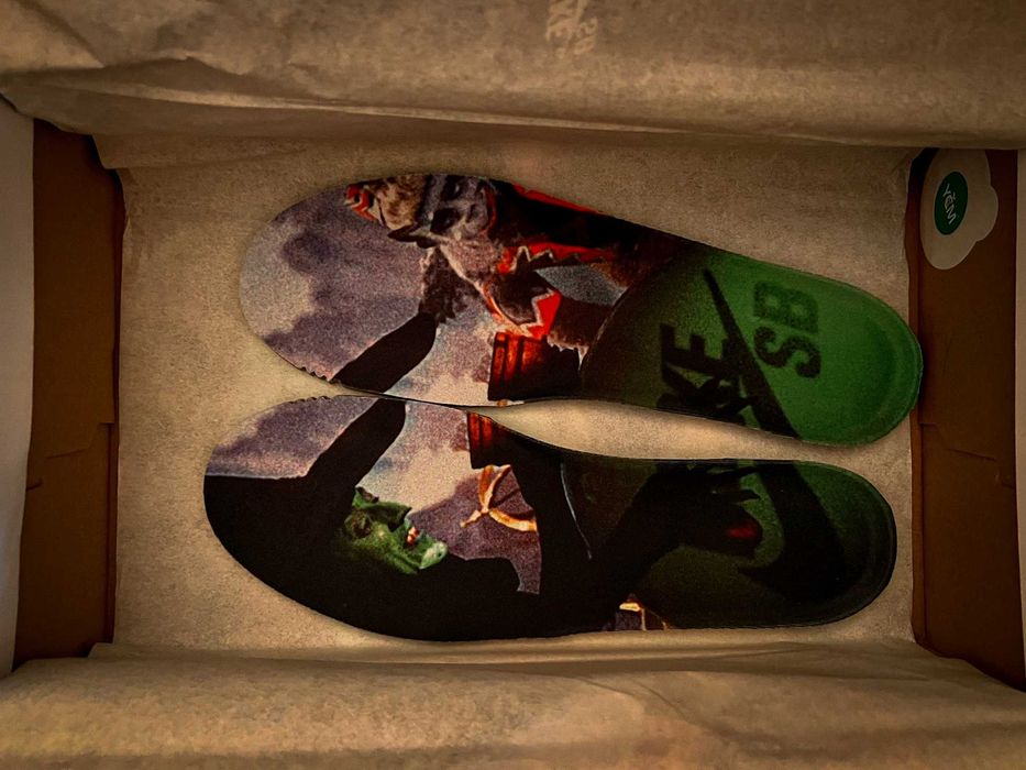 Nike SB Dunk Low The Wizard of Oz Poppy Field