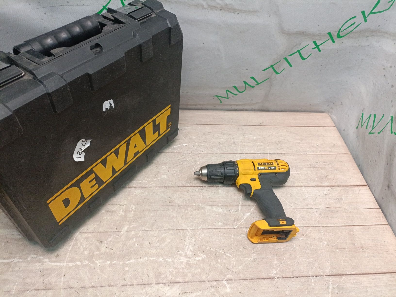 DeWALT DCD771 акумуляторний ударний дриль-шуруповерт