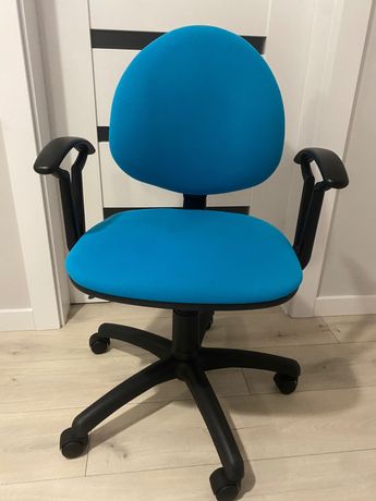 Niebieskie krzesło biurowe fotel biurowy dziecięcy