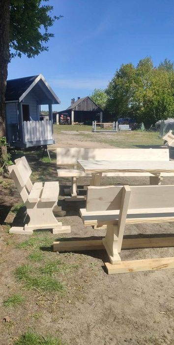 Meble ogrodowe drewniane