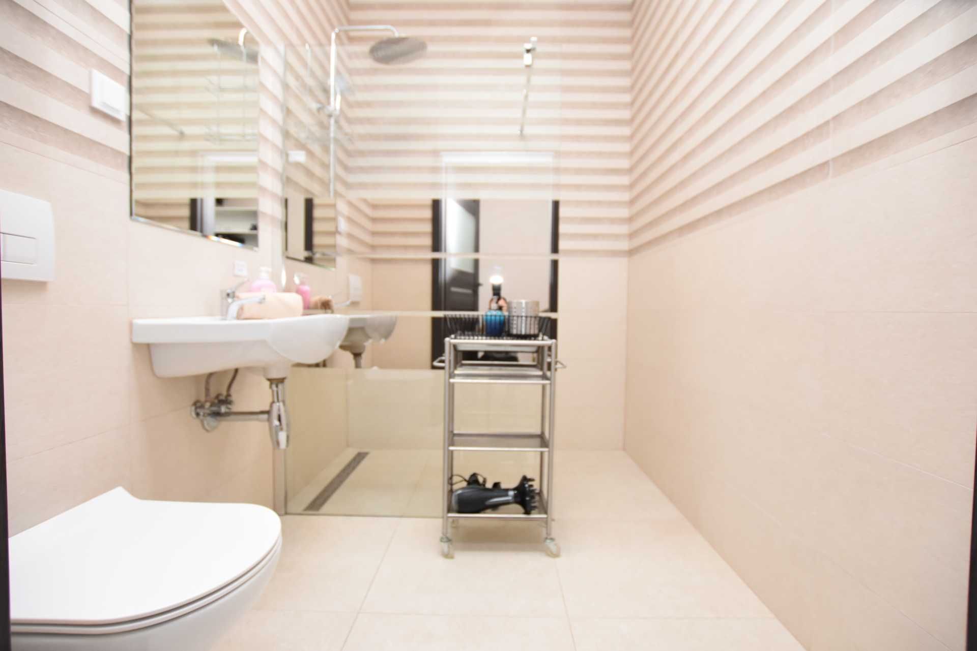 DUKESHOSTEL.pl Wrocław pokoje prywatne i apartamenty 1-6os RYNEK. FVAT
