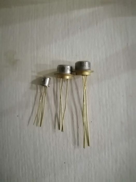 Транзисторы разные.