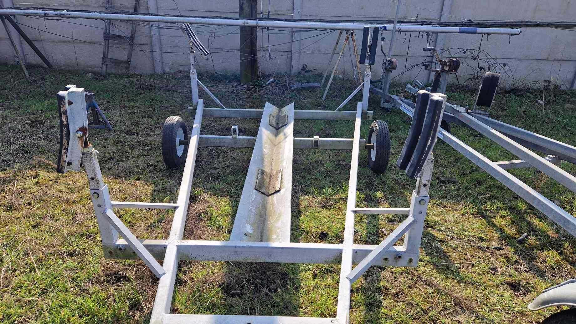 Stojak łoże podpora pod jacht portowy