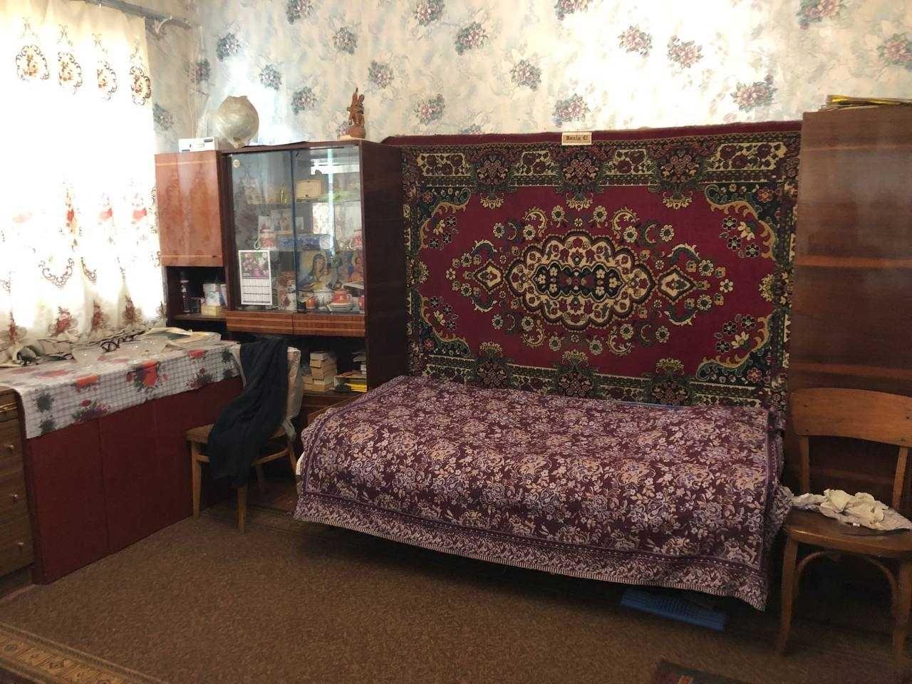 Будинок в селі з земельною ділянкою