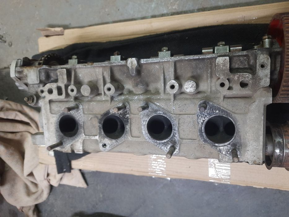 Гбц Passat 16v Головка блока цилиндров.