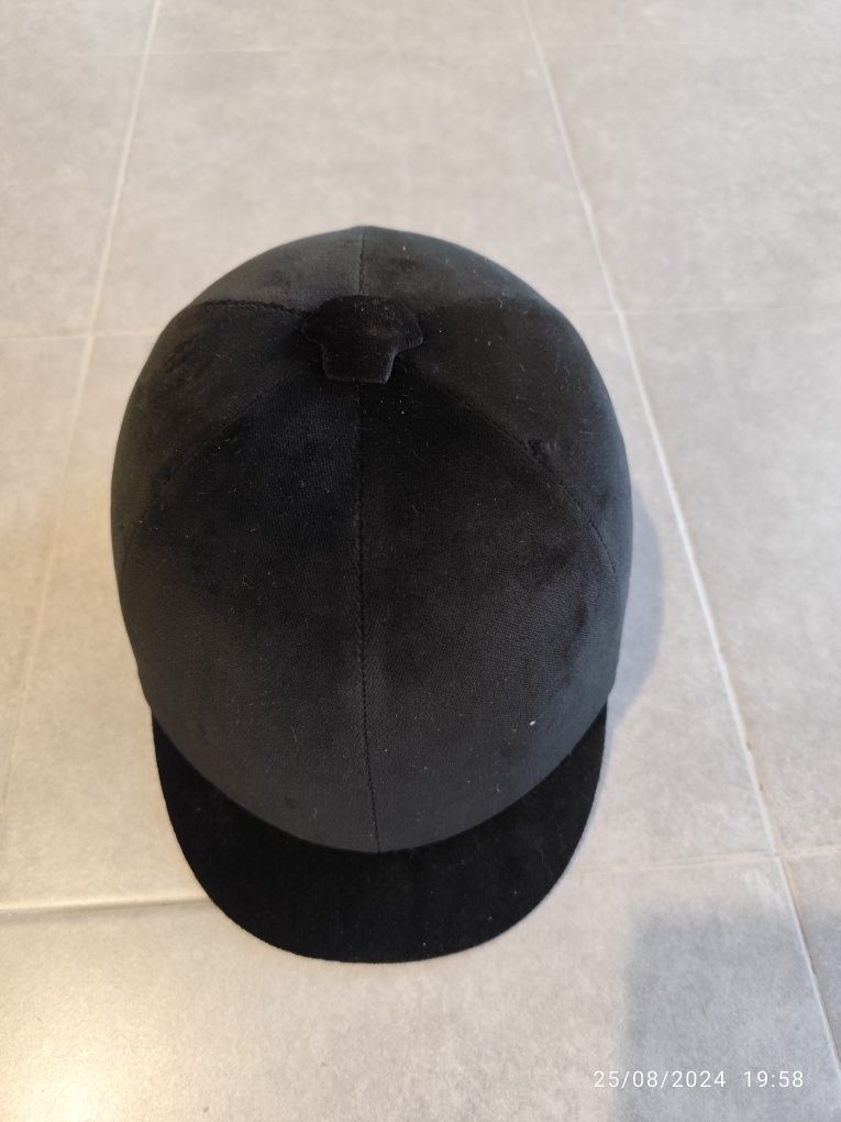 Vendo capacetes/toques de equitação
