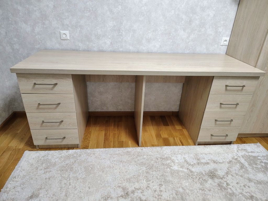 Продам дитячий письмовий стіл