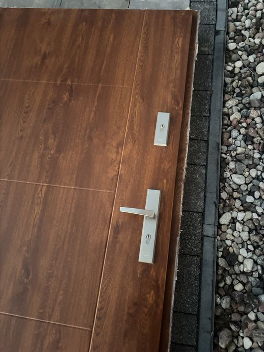 Drzwi zewnetrzne KMT