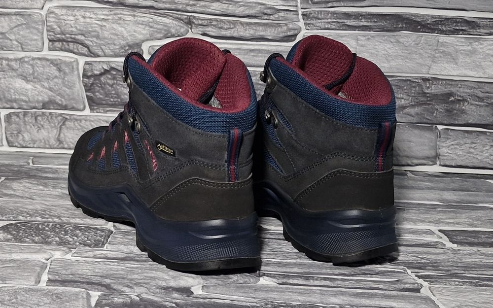 Непромокаемые ботинки Lowa Gore-Tex (38 размер)