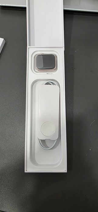 Apple Watch SE – 40mm GPS – Rose Gold