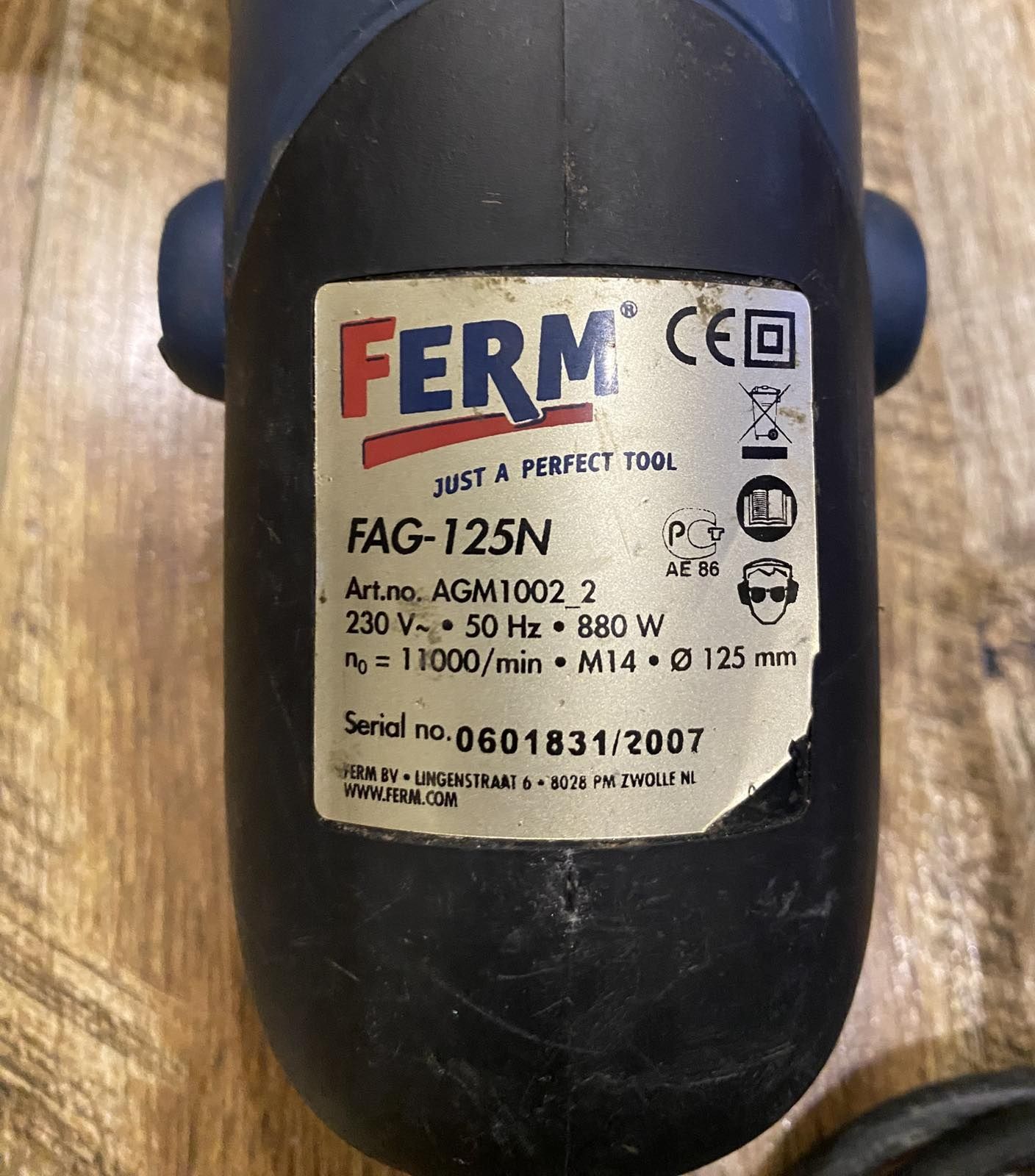 Болгарка Ferm 125