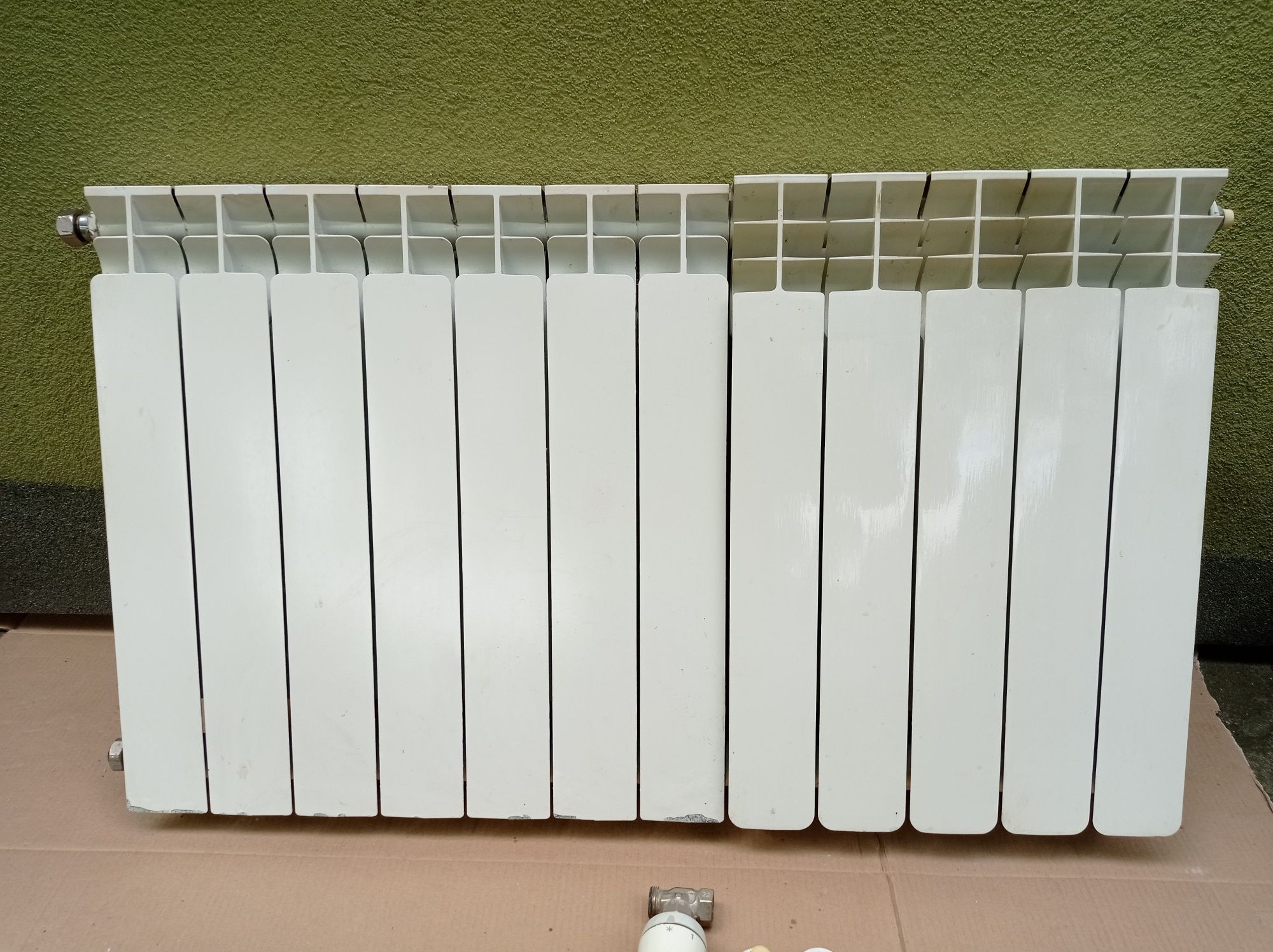 Grzejnik, kaloryfer aluminiowy + gratis głowica termostatyczna
