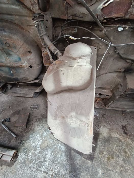 Бензобак Опель Омега А Бак топливный Opel Omega A Универсал Караван