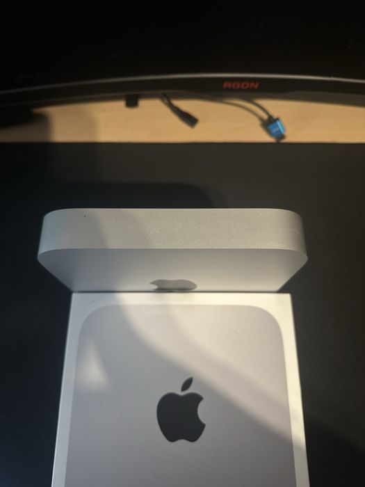 Mac mini M2 16gb ram / 256 gb pamięci + klawiarura magic keyboard
