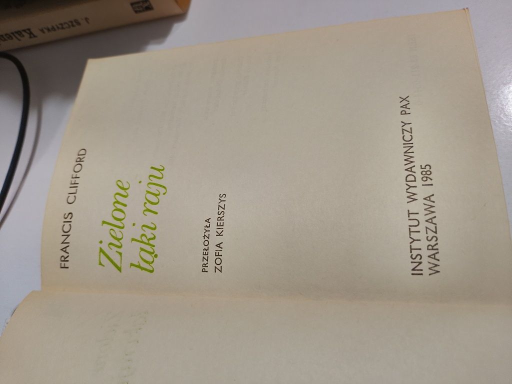 Francis Clifford Zielone łąki raju